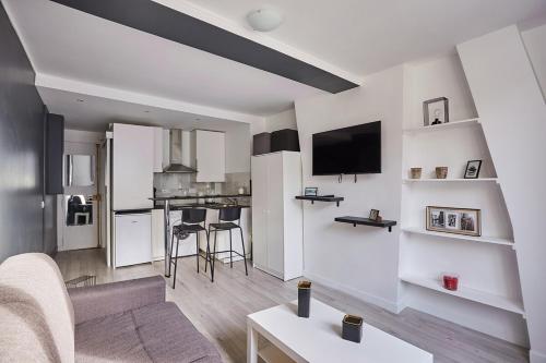 Nice Studio BeaubourgLe Marais 6 - image 9