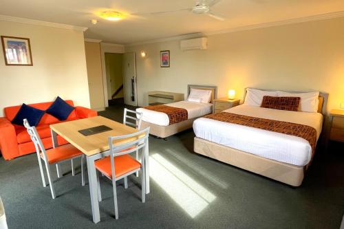 Mandarin Motel