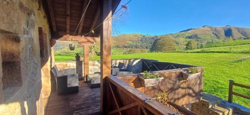 Cabaña Pasiega Lucas (Cabana Pasiega Lucas) in Valvanuz