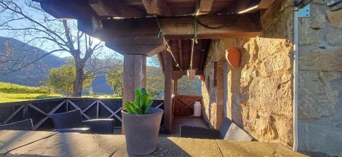 Cabaña Pasiega Lucas (Cabana Pasiega Lucas) in Valvanuz