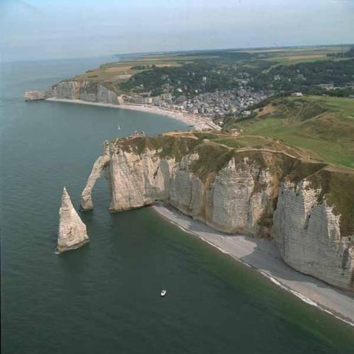 Le CLOS D'ETRETAT in Les Loges