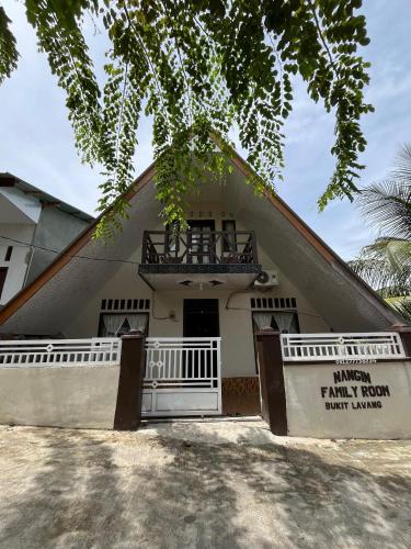 NANGIN VILLA's & HOTEL - BUKIT LAWANG