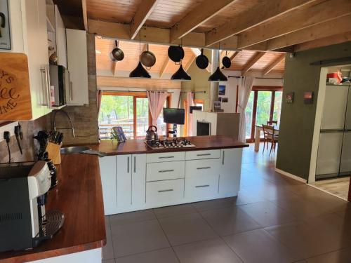 Konyha, Forest house Knysna with solar and water backup in Fisher Haven