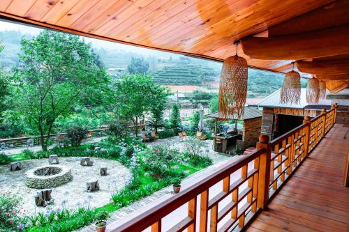 バルコニー/テラス, Sapa Village Retreat - Dine & Coffee near ギャンタチャイビレッジ