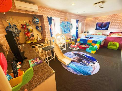room detail thumbnail 1