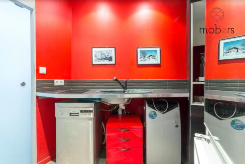 One Bedroom Apartment Centre Lyon in Provinces-Chavril