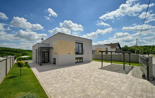 Exterior view, Beautiful Home In Maglenca With Sauna in Leticani
