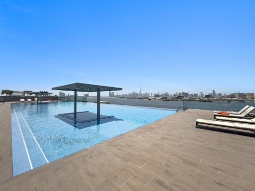 Vayk - Bright & Elegant 2BR Apartment with Creek Views - image 2