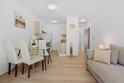 Apartment with Balcony image 10