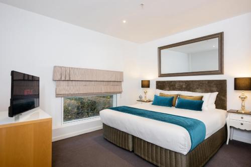 Heritage King Two-Bedroom Apartment  room in Treasury on Collins Melbourne