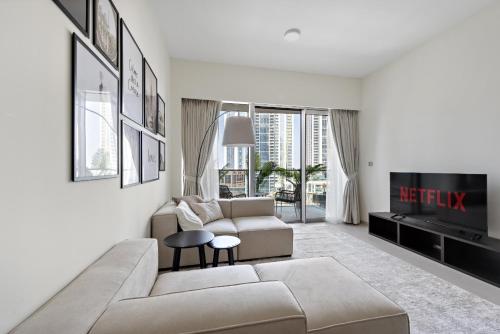 VayK - Refined & Trendy 1BR in Downtown Dubai, Дубай (фото 4)