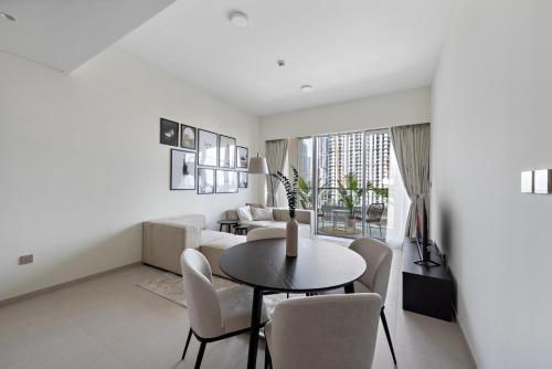 VayK - Refined & Trendy 1BR in Downtown Dubai, Дубай (фото 5)