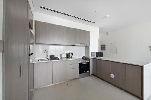 VayK - Refined & Trendy 1BR in Downtown Dubai, Дубай (фото 7)