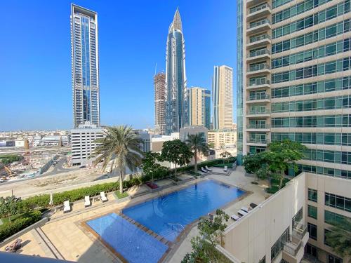VayK - Modern 1BR apartment in the Heart of Downtown Dubai - image 2