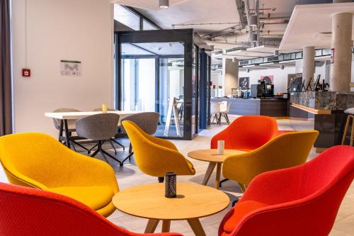 Étterem, MASEVEN Frankfurt Messe in Gutleutviertel