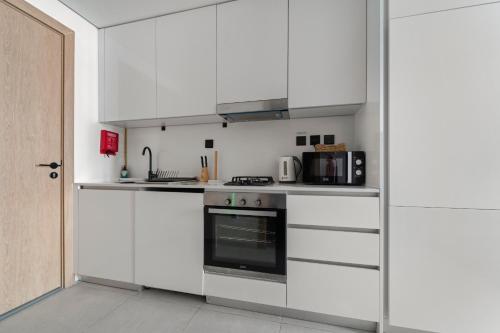 VayK - Contemporary and Cozy Studio in the Heart of JVC - image 2