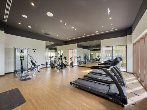 VayK - Stunning 1BR with Breathtaking Views - image 10