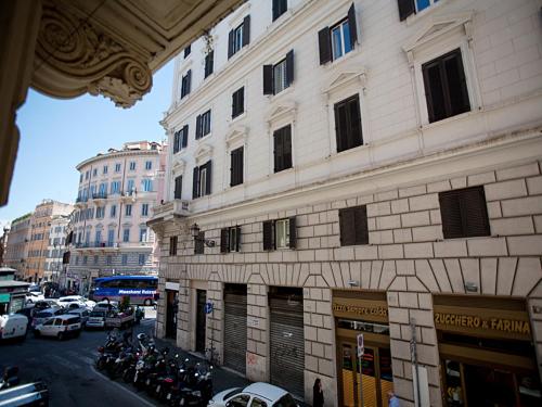 Rome Holiday Home - image 9