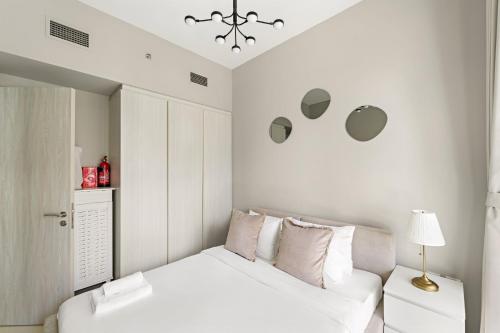 VayK - Stylish 1BR in Business Bay - image 7