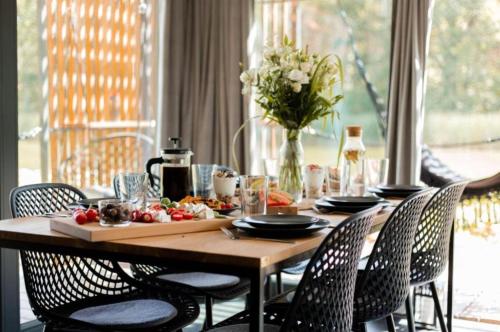 Létesítmények, Water Hideout - Floating Villas in Wild Nature near Zielona Góra-Babimost repülőtér
