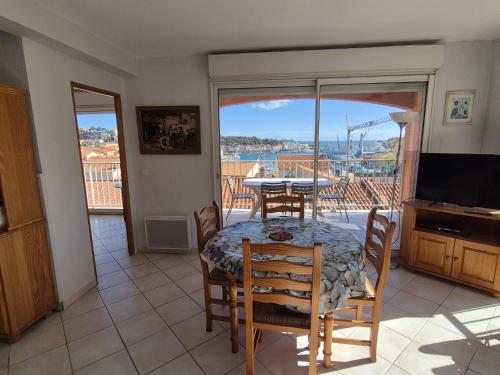 Appartement face à la mer , récent tout équipé - Location saisonnière - Port-Vendres