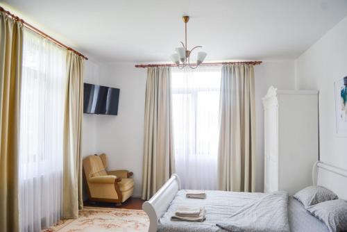 Casa Humulesti, fii vecinul lui Ion Creanga in Humulești