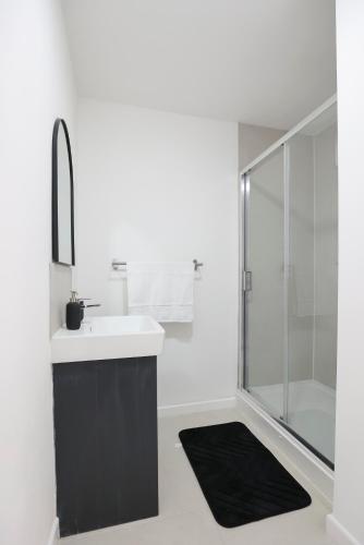 1-Bed Apt, Sofa Bed & Kitchen, Birmingham (fotografie 9)