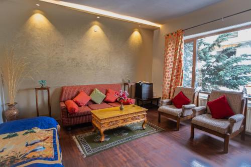 Two-Bedroom Suite image 10