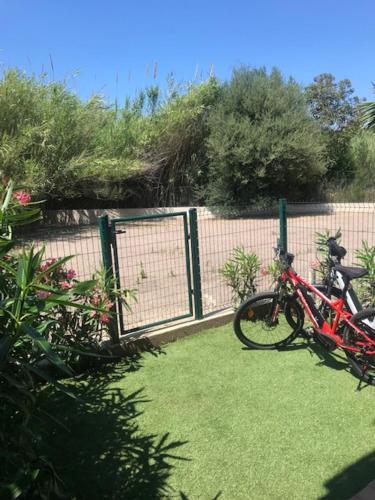 Grand Studio rez de jardin avec parking à 5 min à pieds de la mer et commerces 2