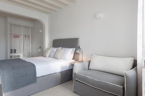 1 king bed, 1 sofa bed