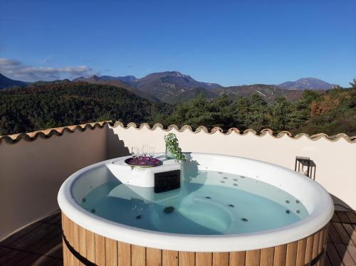 Apkārtne, Mas en pleine Nature vue Montagnes Piscine & Jacuzzi in Montaulieu