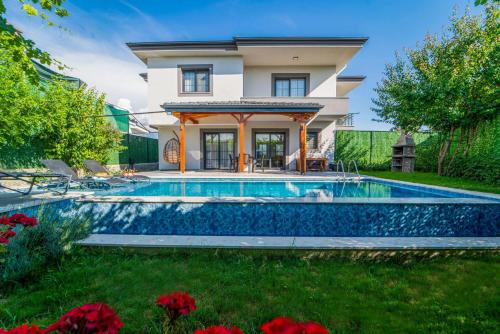 Villa Lux – khách sạn tại Seydikemer