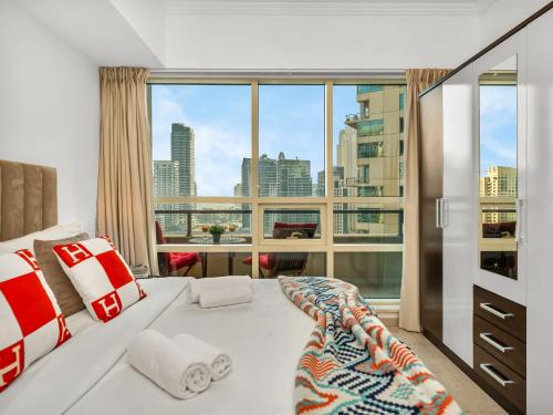 Premium One-Bedroom Apartment with Spectacular Marina View & Private Balcony by Dejaview Stays - image 8