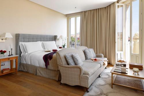 Junior Suite with Terrace image 6