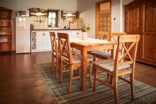 virtuve, Selsky Dvur- apartmany a keramicka dilna in Kajov