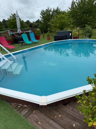 Chalet de campagne en Dordogne avec piscine in Saint-Agne