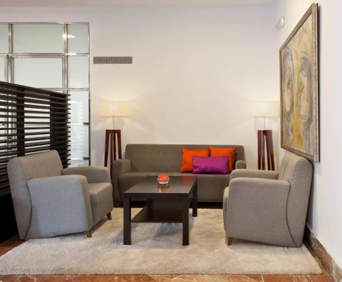 NH Avenida Jerez - image 8