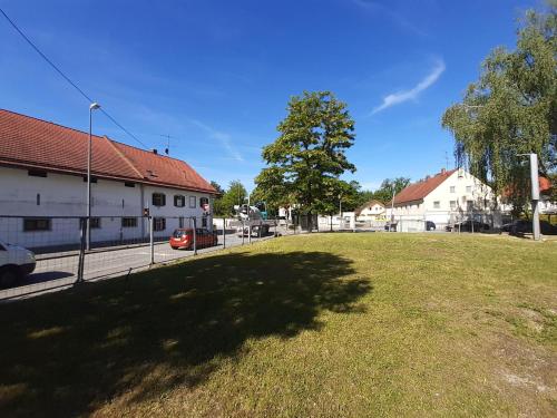 2-Rent Group Hostel Rooms&Apartments EVE168, Munich (photo 5)