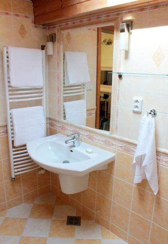 2 twin beds