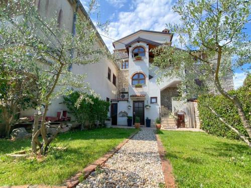 المنظر الخارجي, Olimpia 2 in Buzinija