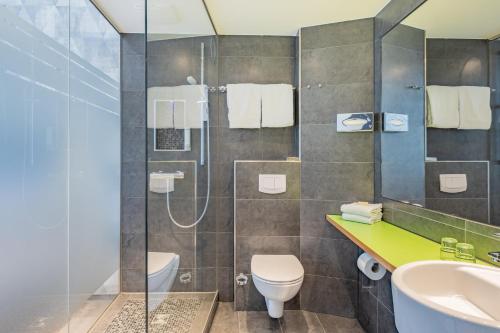 Standard Room image 2