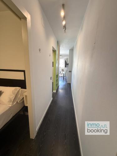 One-Bedroom Apartment image 9