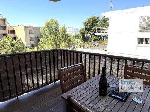 One-Bedroom Apartment image 3