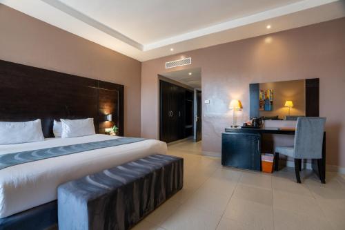 Family Room ( 2 Adults + 2 Children up to 12 years old ) image 3