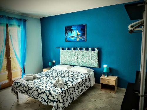 Residence L'Isola Surf House - Tap to explore photos