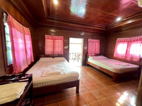 Family Room room in Silver Beach Bungalow