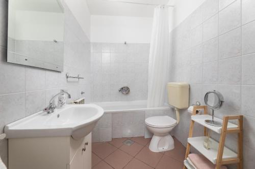 Two-Bedroom Apartment image 4