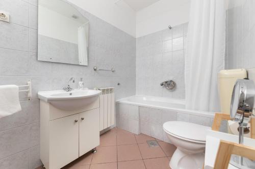 Two-Bedroom Apartment image 3