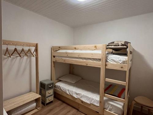 Apartment room in Appartement central pour 4-6 personnes à Cauterets - FR-1-234-326