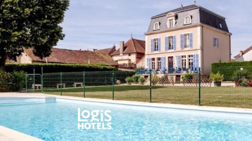 Logis Hotel Domaine du Cheval Blanc Hotel de charme Santilly